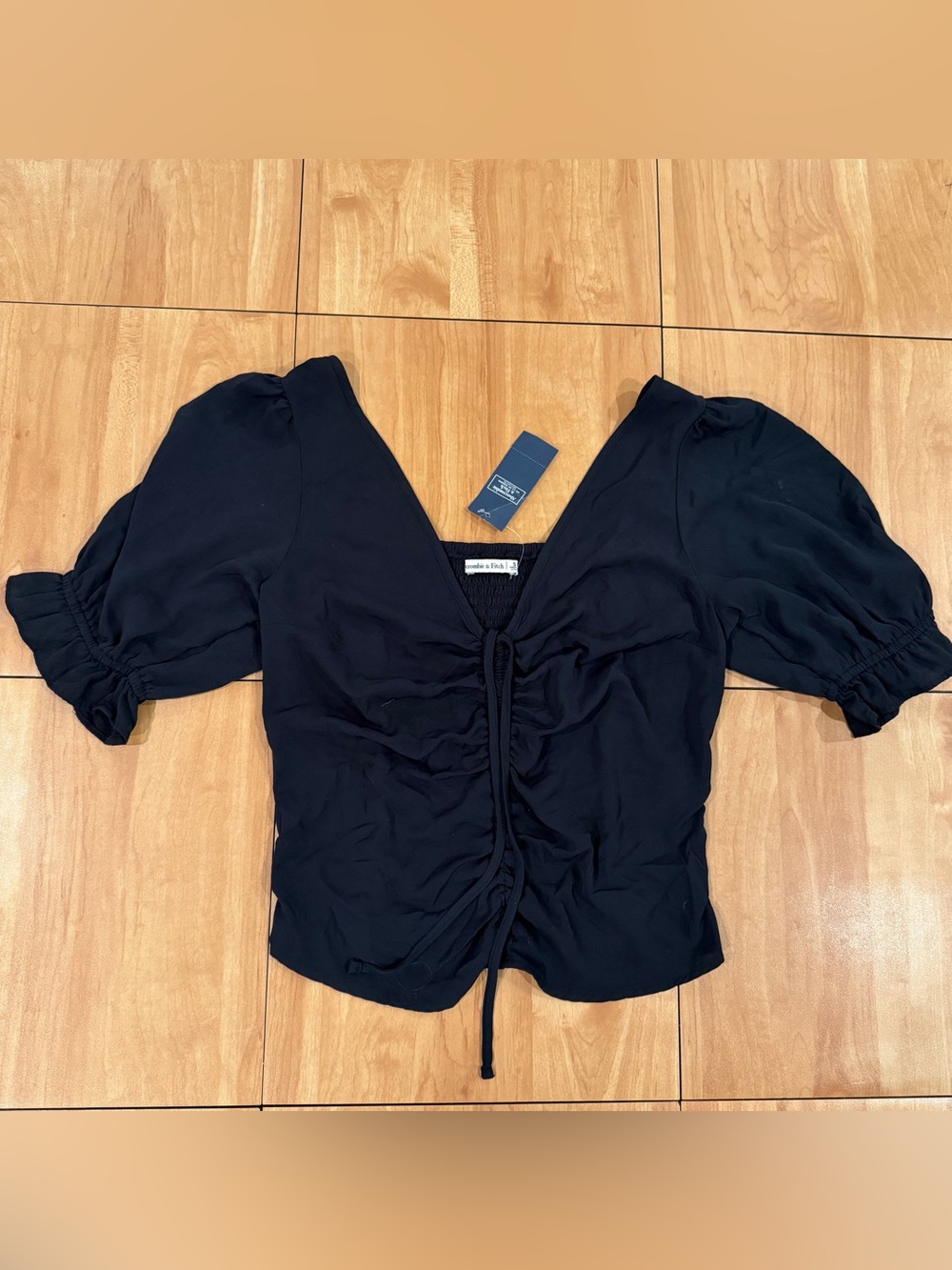 Abercrombie & Fitch Cinch Front Puff Sleeve Top Black S NWT - Picture 2 of 7